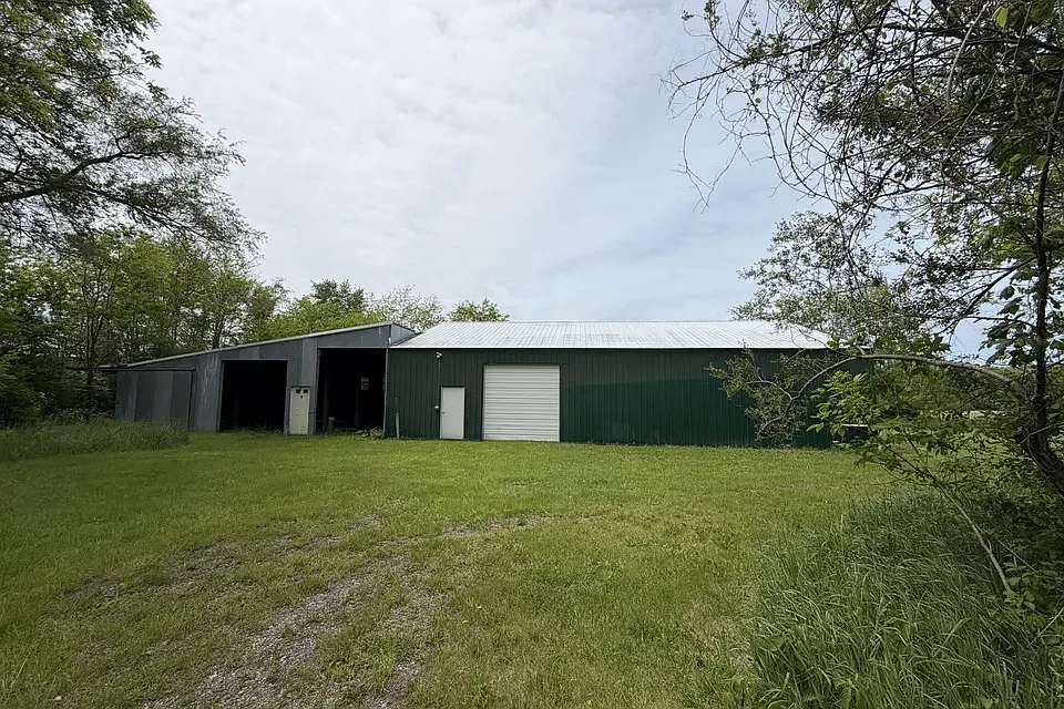 Studio, 2400 sqft, $2,000 — Photo 1