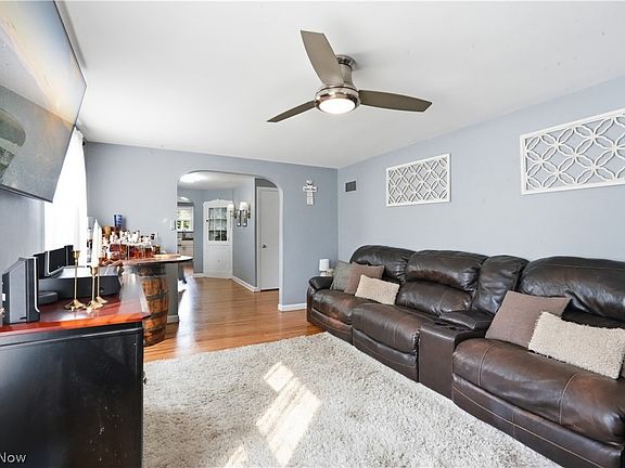 3rd image of 1188 Lucas Rd