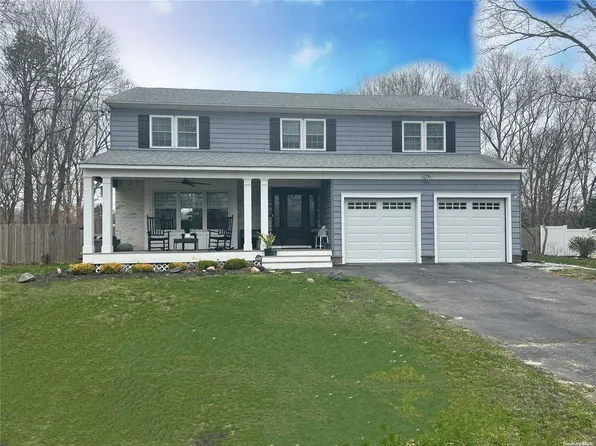 41 Pentmoor Drive, Mastic, NY 11950