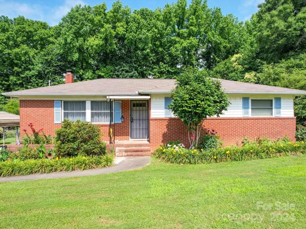 4730 Dogwood Pl, Charlotte, NC 28212