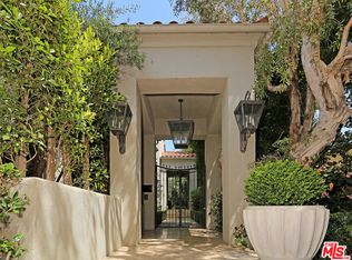 590 Moreno Ave, Los Angeles, CA 90049