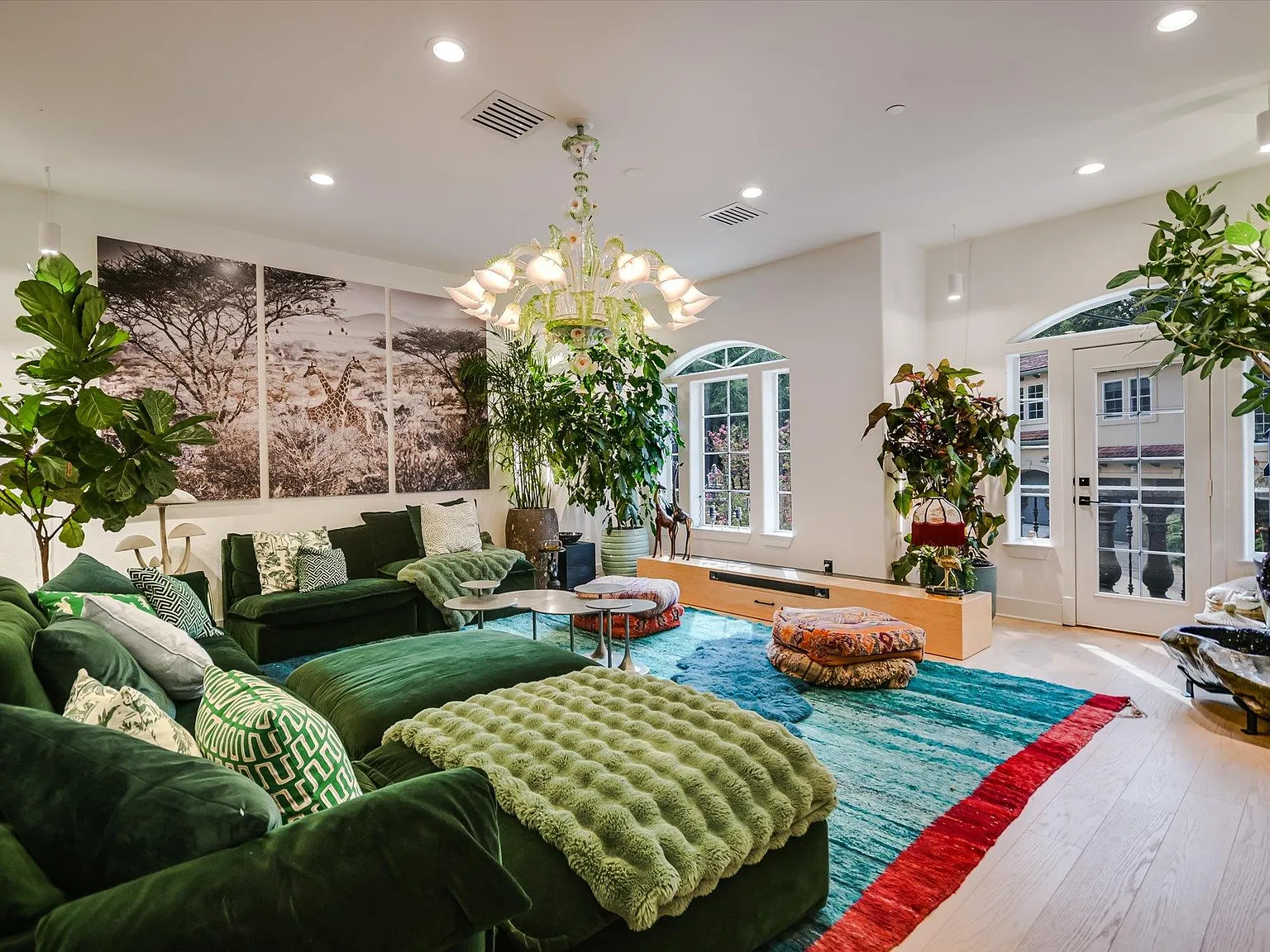 3 bed, 3.5 bath, 2834 sqft, $7,500 — Photo 3