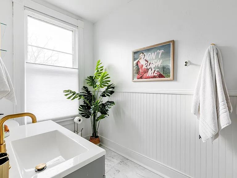 2206 E Marshall St — Photo 17