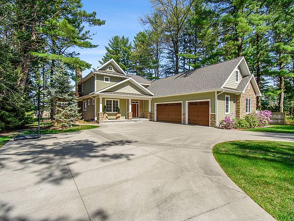 2nd image of 2910 N Wilson Dr