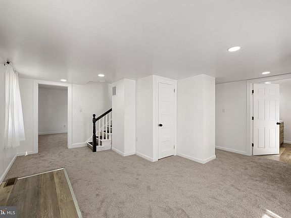 5th image of 525 W Commerce St