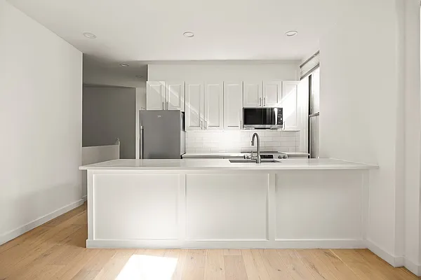 Kitchen, photo 1