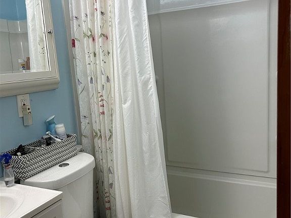3rd image of 255 N Cherrywood Ave