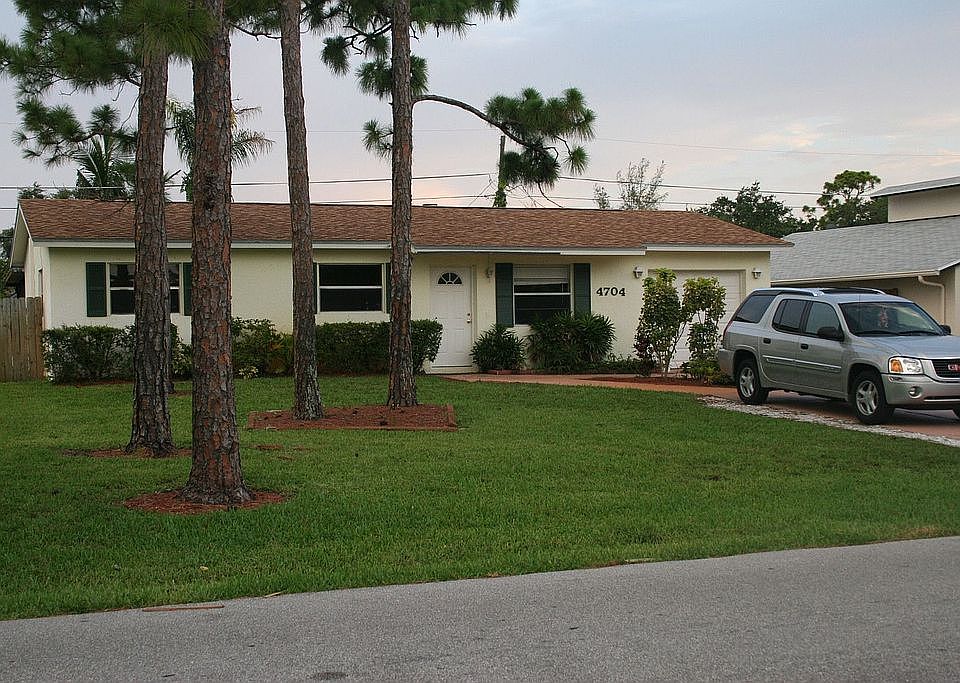 Large lot, almost 1/4 acre