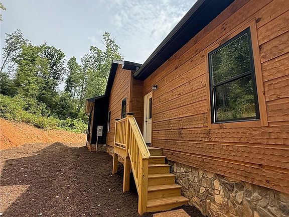 4th image of 642 Woodstown Road