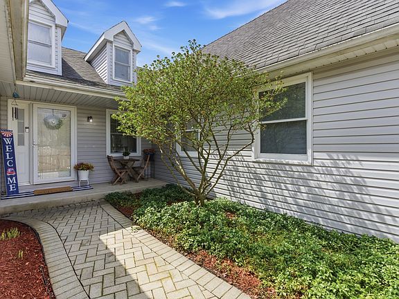 3rd image of 40 Fern Rd