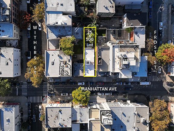 4th image of 381 Manhattan Ave