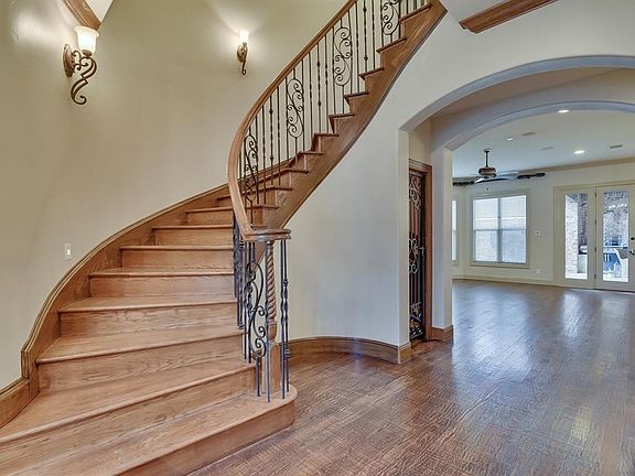 2nd image of 1405 Eleanor Rigby Ln
