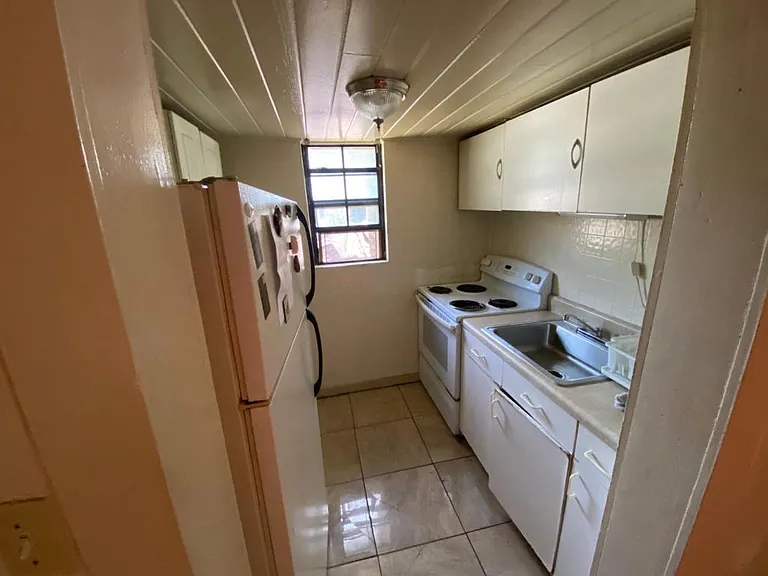 20805 Chestnut St — Photo 5