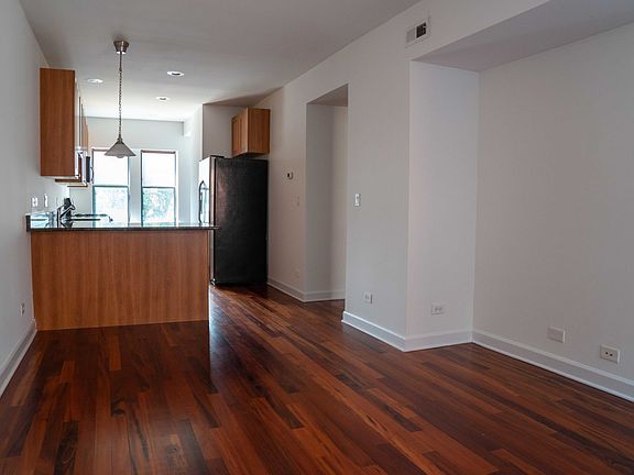 5th image of 3001-3009 W Gunnison St #3007-1S
