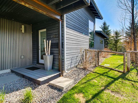 4th image of 1490 Old Schoolhouse Ln