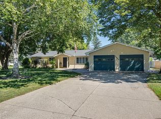 5890 Henry St, Maple Plain, MN 55359