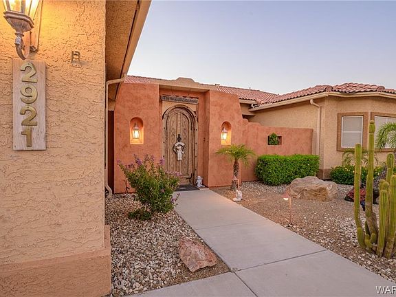 4th image of 2921 Desert Vista Dr