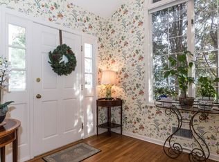 5 Robinson St, Darien, CT 06820