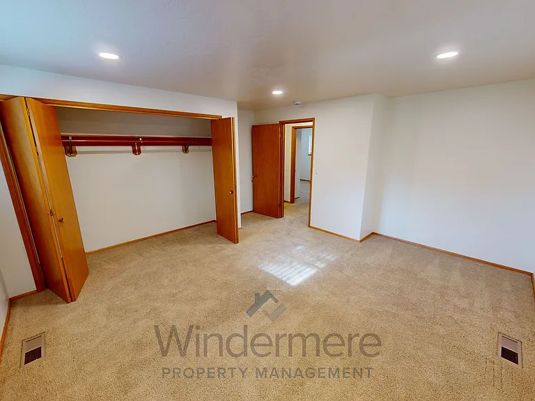 1976 Scarpelli Dr — Photo 16