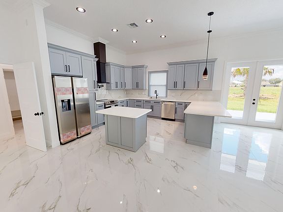 5th image of 856 SW Sultan Drive