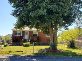 16020 Crest Dr, Woodbridge, VA 22191