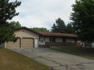 N6152 Hillcrest Rd, Pardeeville, WI 53954