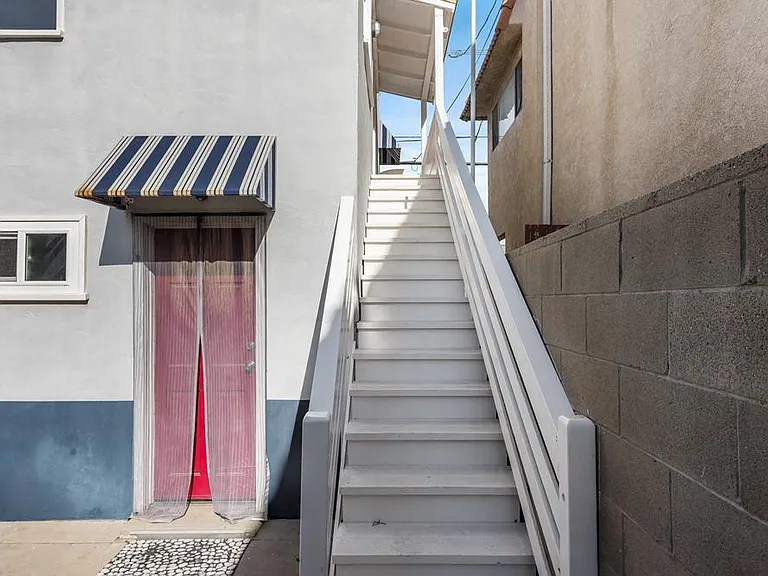 1527 Seal Way #4 — Photo 4