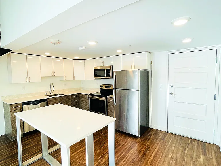 Queen Anne Flats — Photo 25