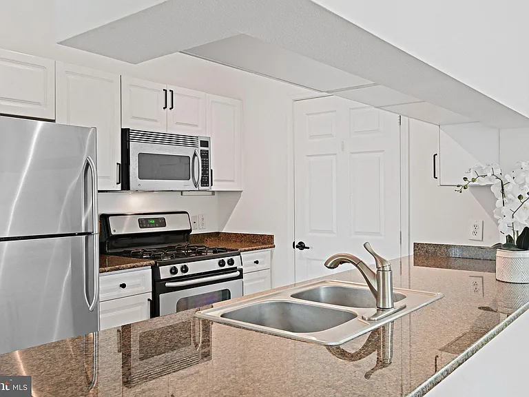 12921 Centre Park Cir #206 — Photo 20