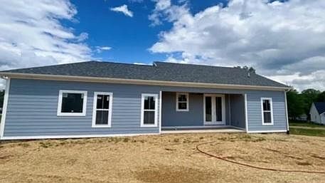 3rd image of 509 Cottage Way