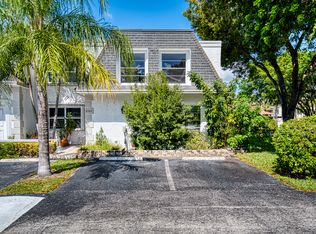 2707 NE 10th St, Hallandale, FL 33009