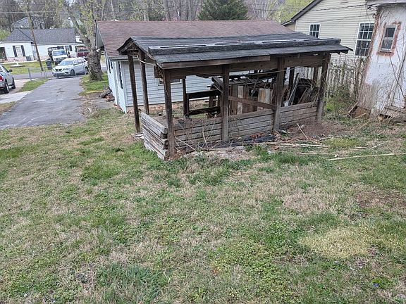 5th image of 1918 Sandusky Rd