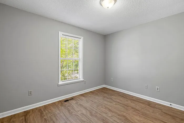 1811 Cody Ave — Photo 20