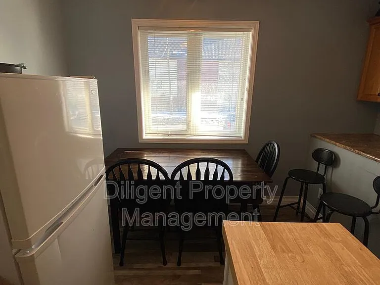 588 Howden St #6 — Photo 13