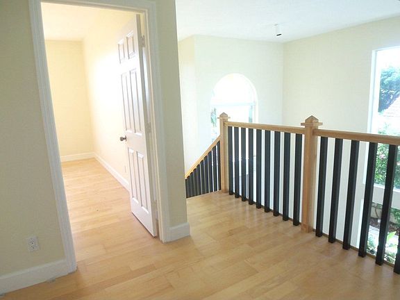 2ND FLOOR LANDING