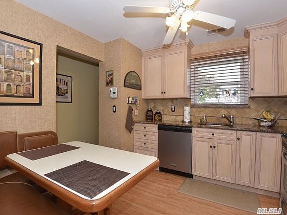 2nd image of 134 Alicia Dr