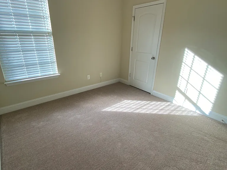 16 Revelstone Way — Photo 12