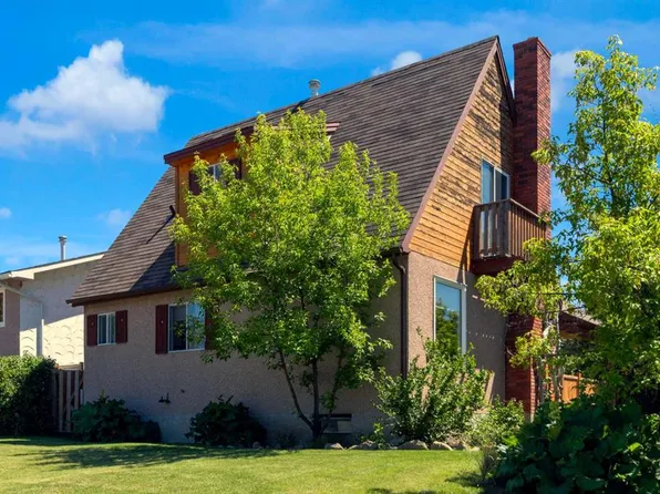 2 N Crocus Cres, Cochrane, AB T4C 1E2