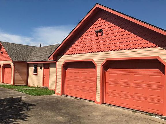 2nd image of 3 Hillcrest Dr
