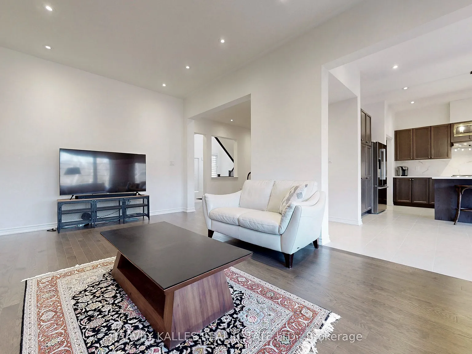 4 bed, $3,500 — Photo 4