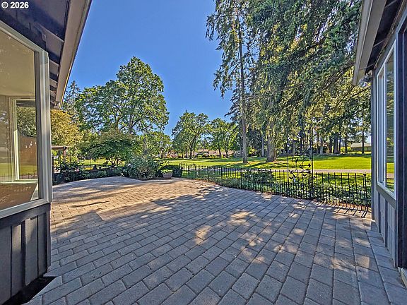 4th image of 15597 SW Summerfield Ln