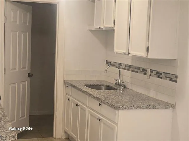2 bed, 1.0 bath, 900 sqft, $1,275 — Photo 2