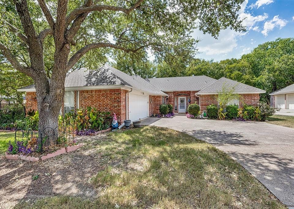 1st image of 8705 Glen Hollow Dr