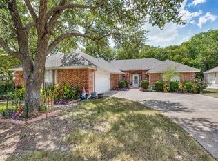 8705 Glen Hollow Dr, Fort Worth, TX 76179