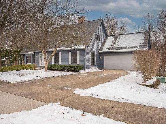 2nd image of 997 Vincent Ct
