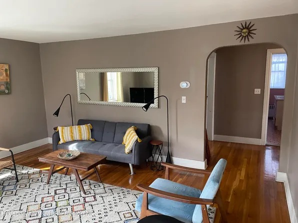 211 Main St #A, Saugerties, NY 12477