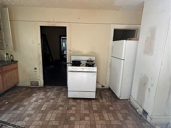 5th image of 14404 Idarose Ave
