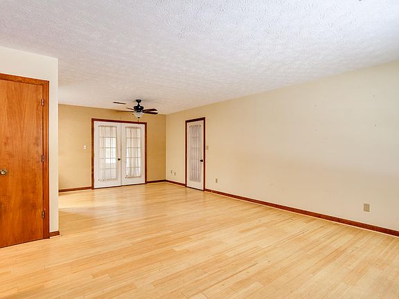 5th image of 4446 Washington Ct