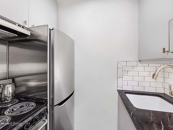 3rd image of 24 5th Ave APT 415