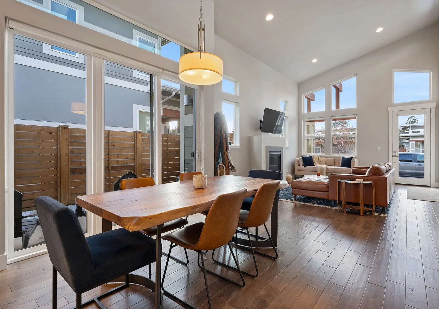 Fully Furnished Bend Home | 30+ day minimum stay available Oct 19 - April 1, 2027 — Photo 4